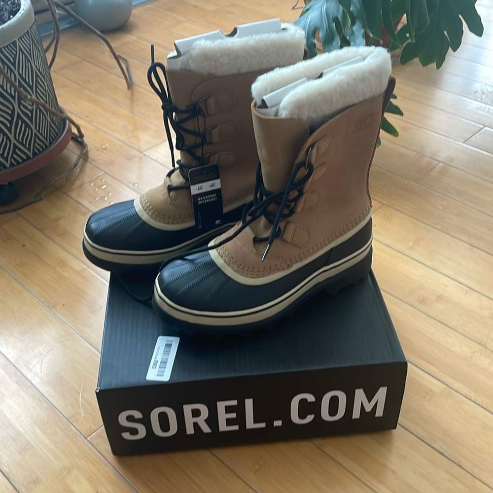 Brand new Buff/Caribou Sorel waterproof winter women’s boots size 8 US, 39 EUR